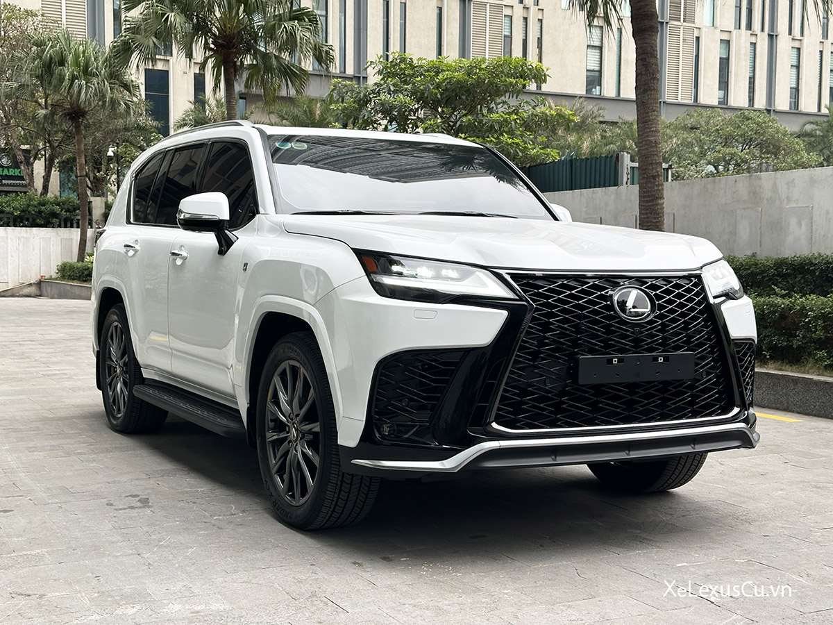 Bán xe Lexus LX600 F Sport 5 chỗ, màu trắng, chạy lướt chỉ 5000 km, như xe mới